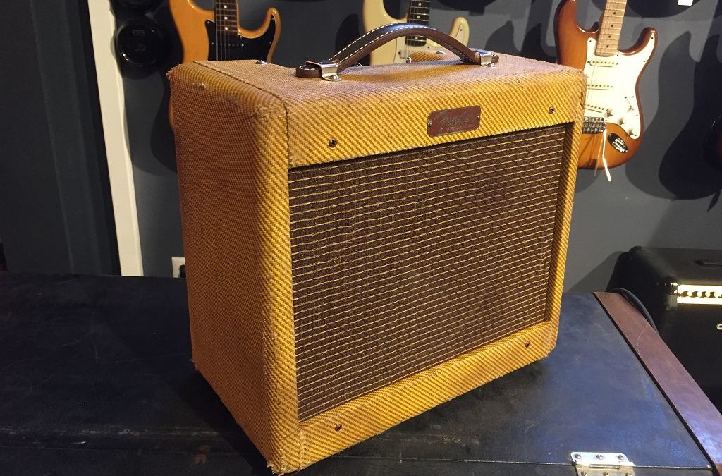 FENDER '68 CUSTOM VIBRO CHAMP REVERB Гитарный комбоусилитель