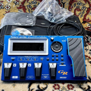 2011 Roland - GR 55 - Guitar Synthesizer - ID 2633