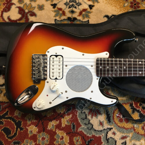 1993-Fender-MIJ-ST-Champ-Mini-Stratocaster-mit-eingebautem-Lautsprecher-ID-5967IMG_5364.jpg